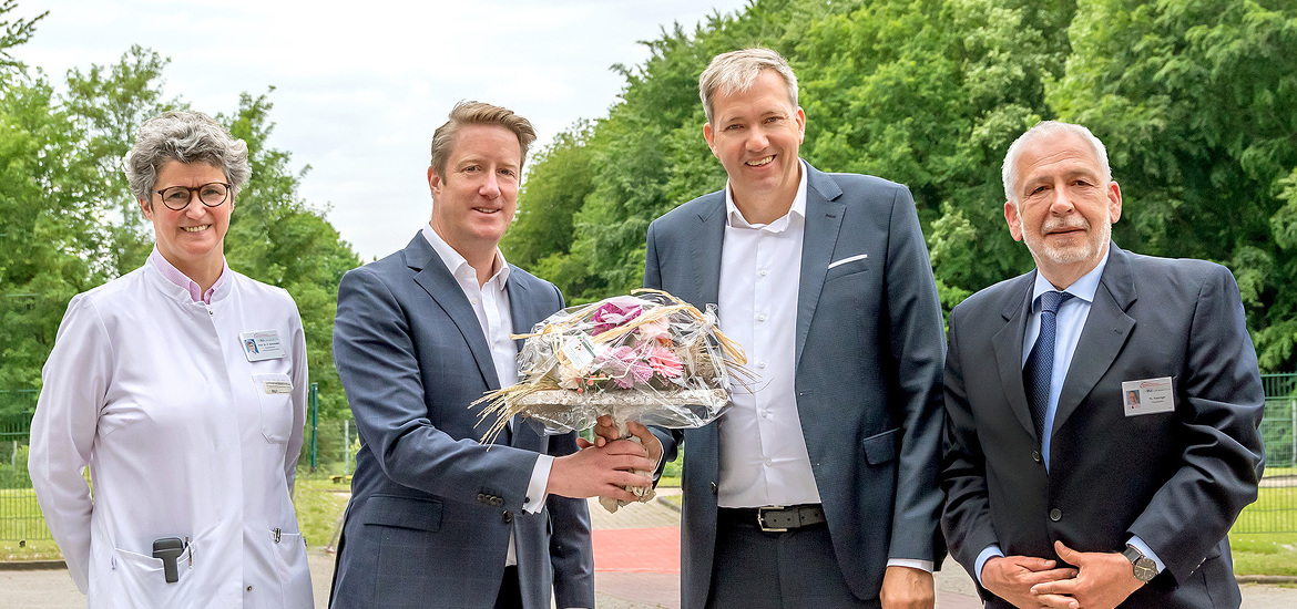 Die Betriebsleitung des Universitätsklinikums Knappschaftskrankenhaus Bochum gratuliert Andreas Schlüter zur Wahl zum neuen Aufsichtsratsvorsitzenden 
