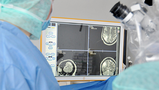 Neurochirurgischer Eingriff am Kopf